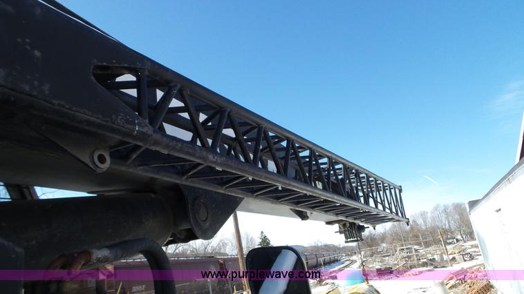 image for item K4588 P & H Omega 20 crane