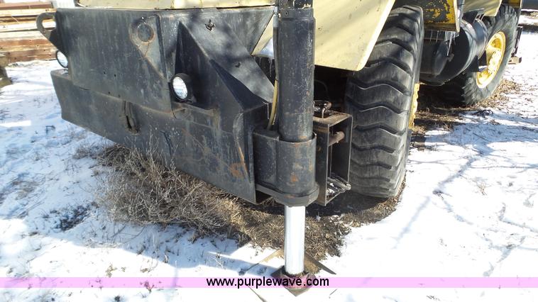 image for item K4588 P & H Omega 20 crane