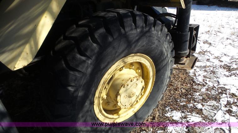 image for item K4588 P & H Omega 20 crane