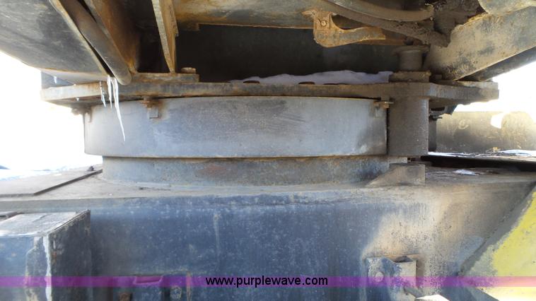 image for item K4588 P & H Omega 20 crane