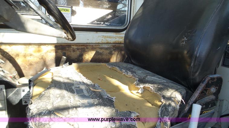 image for item K4588 P & H Omega 20 crane