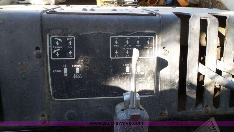 image for item K4588 P & H Omega 20 crane