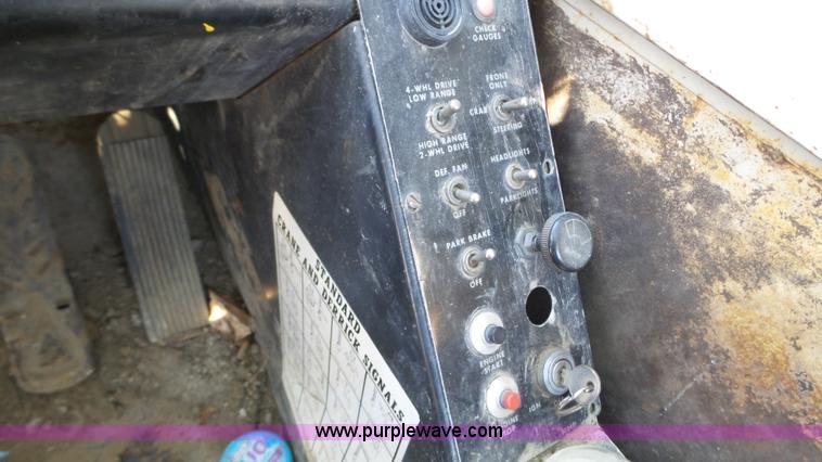 image for item K4588 P & H Omega 20 crane