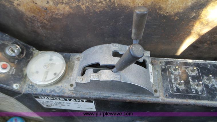 image for item K4588 P & H Omega 20 crane