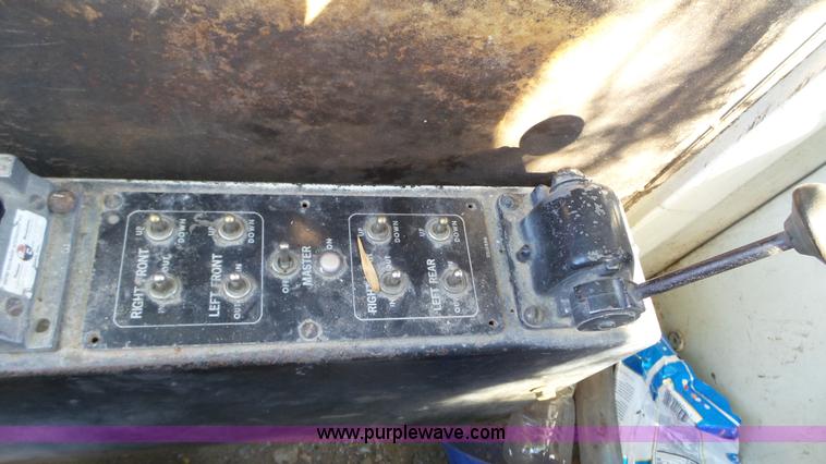 image for item K4588 P & H Omega 20 crane