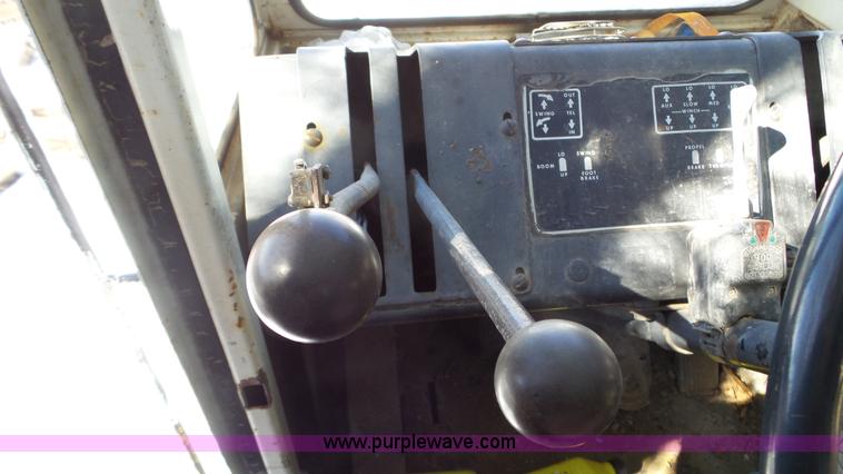 image for item K4588 P & H Omega 20 crane