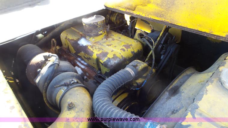 image for item K4588 P & H Omega 20 crane