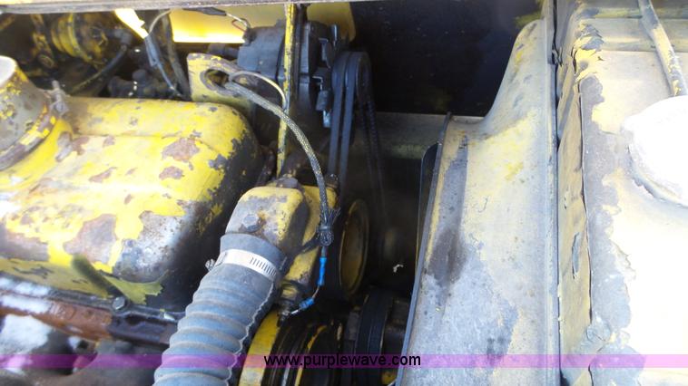 image for item K4588 P & H Omega 20 crane