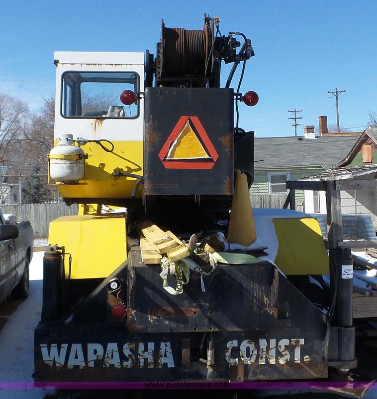 image for item K4589 P & H Omega 20 crane