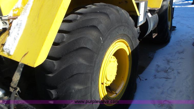 image for item K4589 P & H Omega 20 crane