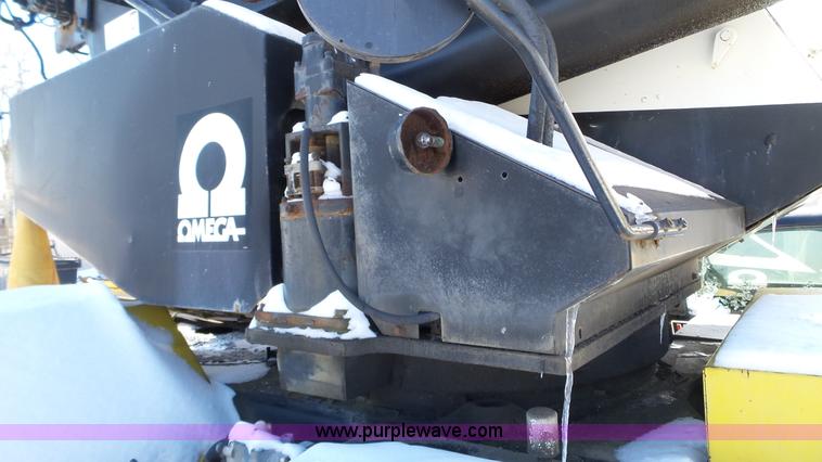 image for item K4589 P & H Omega 20 crane