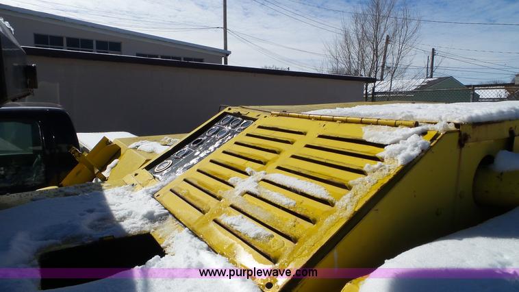 image for item K4589 P & H Omega 20 crane