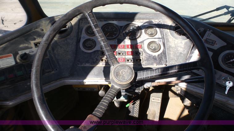 image for item K5039 1999 Bell B35C haul truck