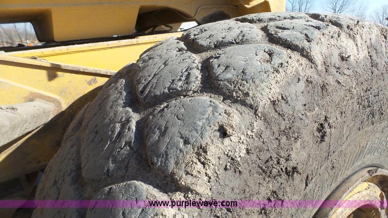 image for item K5039 1999 Bell B35C haul truck