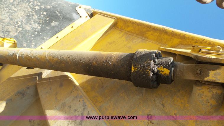 image for item K5039 1999 Bell B35C haul truck