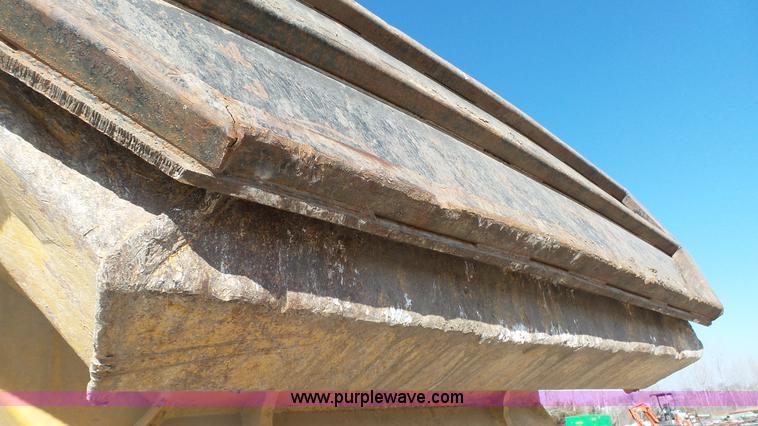 image for item K5039 1999 Bell B35C haul truck