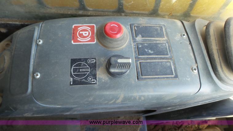 image for item K5041 2008 Komatsu CK30-1 skid steer