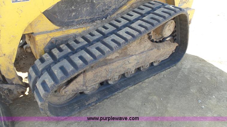 image for item K5041 2008 Komatsu CK30-1 skid steer