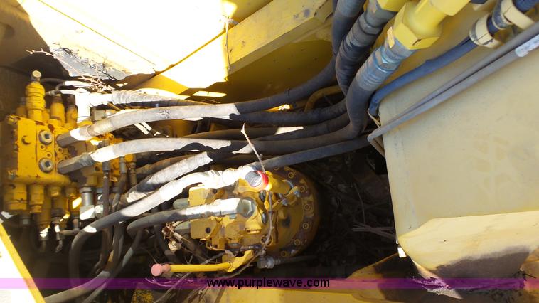 image for item K5042 2004 Komatsu PC160LC-7KA excavator