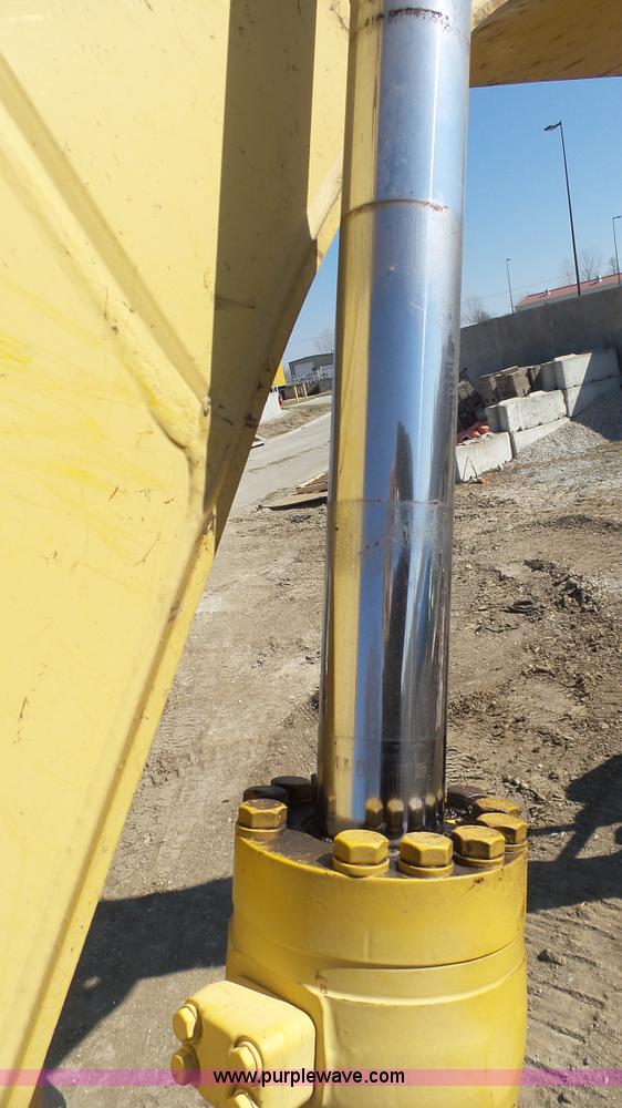 image for item K5042 2004 Komatsu PC160LC-7KA excavator