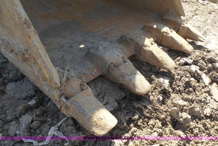 image for item K5042 2004 Komatsu PC160LC-7KA excavator