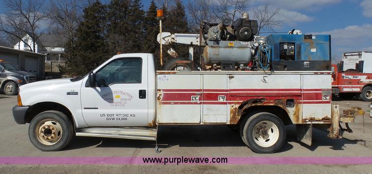 image for item K5043 1999 Ford F550 service truck with crane