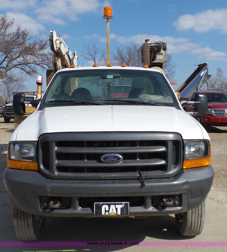image for item K5043 1999 Ford F550 service truck with crane