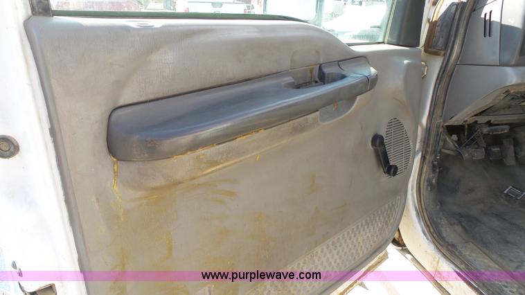 image for item K5043 1999 Ford F550 service truck with crane