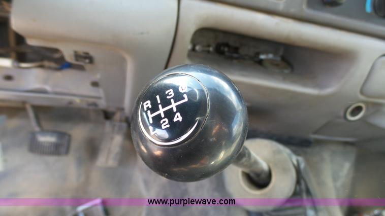 image for item K5043 1999 Ford F550 service truck with crane