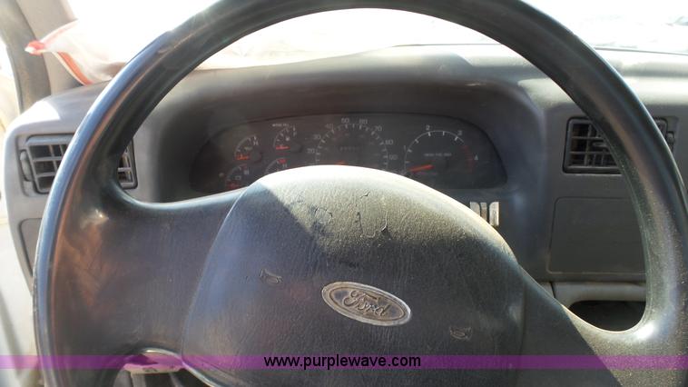 image for item K5043 1999 Ford F550 service truck with crane