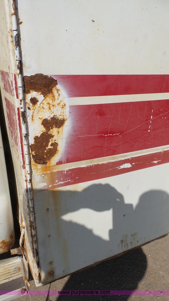 image for item K5043 1999 Ford F550 service truck with crane