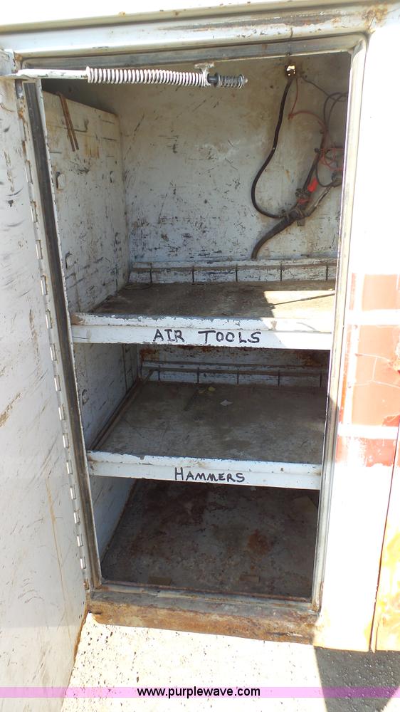 image for item K5043 1999 Ford F550 service truck with crane