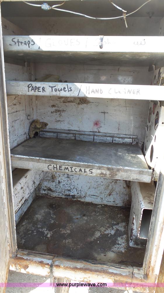 image for item K5043 1999 Ford F550 service truck with crane