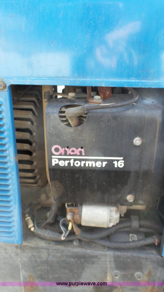 image for item K5043 1999 Ford F550 service truck with crane