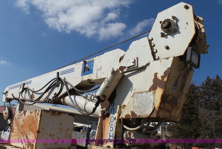 image for item K5043 1999 Ford F550 service truck with crane