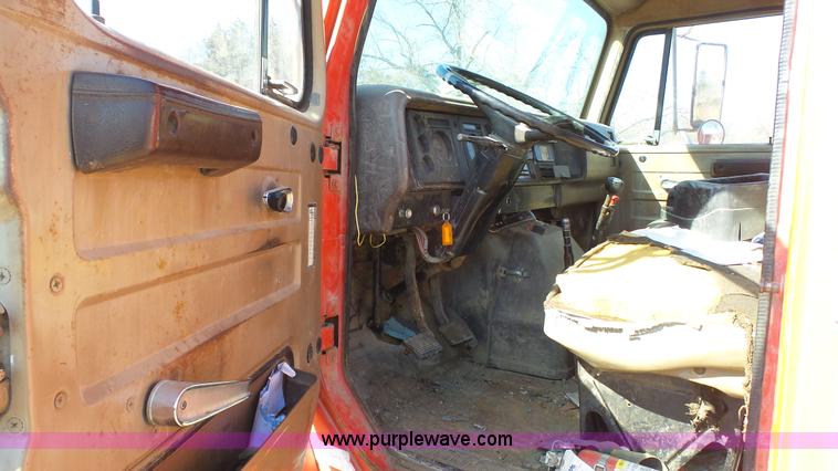 image for item K5044 1987 International S1900 service truck