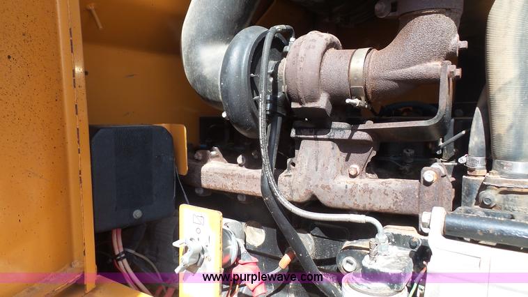 image for item K5051 2000 Case 621C wheel loader