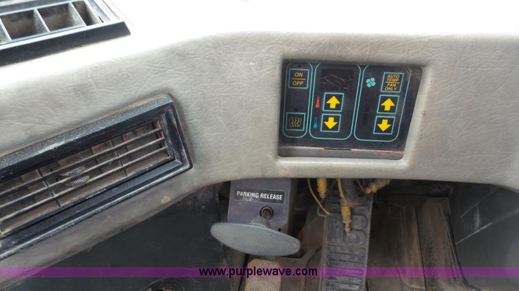 image for item K5060 1999 Komatsu WA250 wheel loader