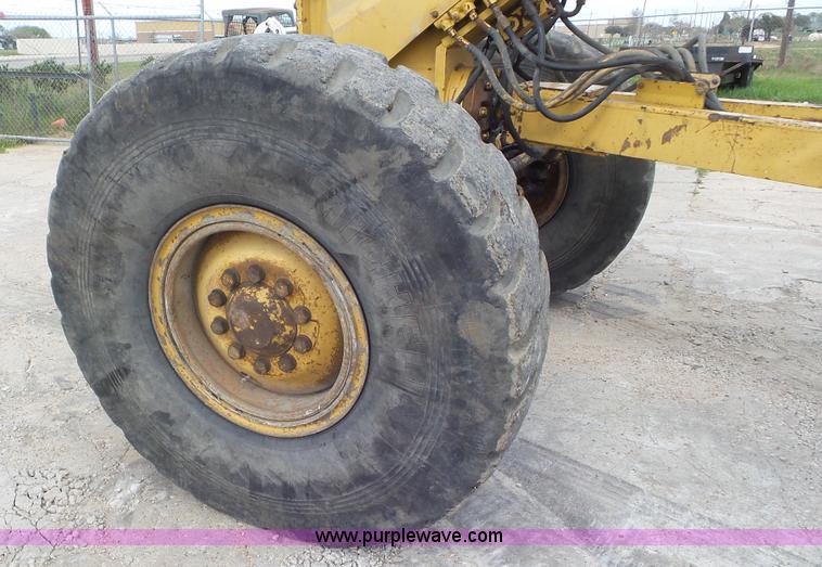 image for item K6932 1991 Caterpillar 14G motor grader