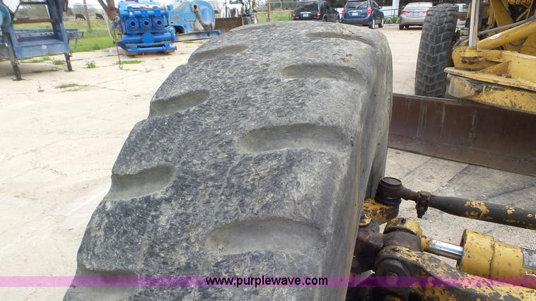 image for item K6932 1991 Caterpillar 14G motor grader