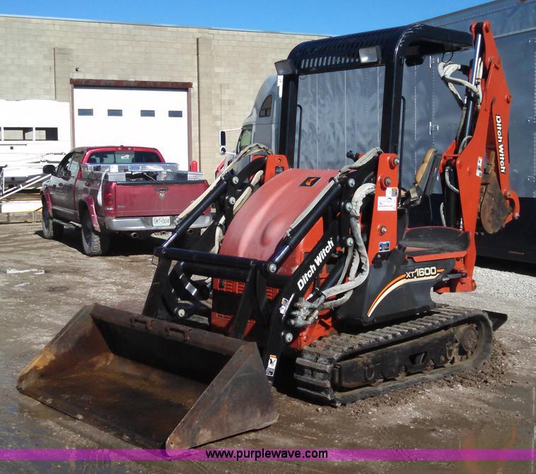 image for item L3003 2007 Ditch Witch XT1600 tool carrier