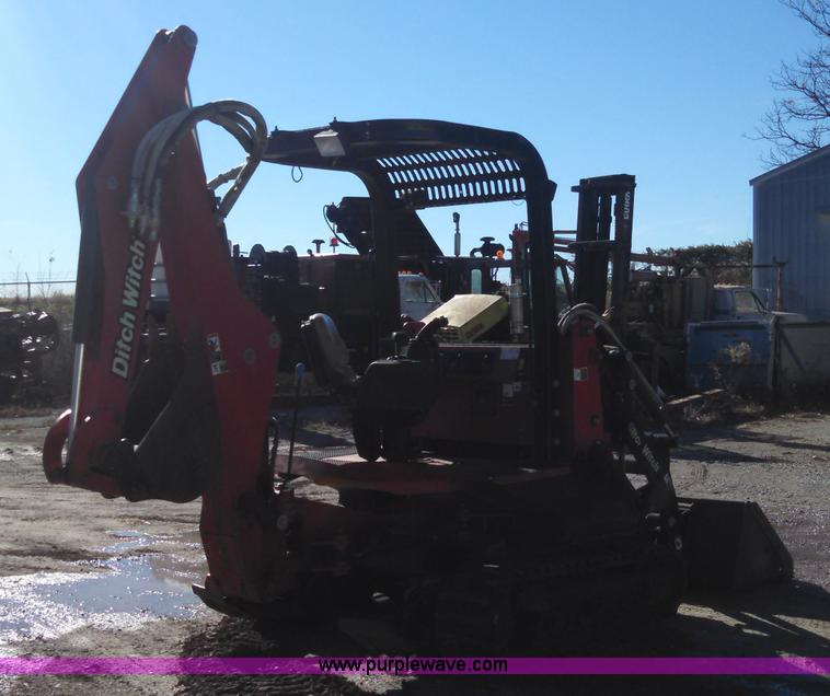 image for item L3003 2007 Ditch Witch XT1600 tool carrier