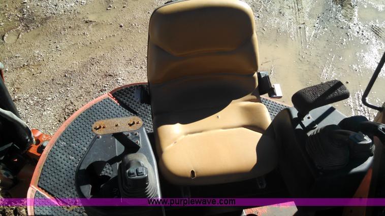 image for item L3003 2007 Ditch Witch XT1600 tool carrier