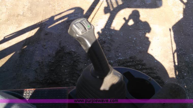 image for item L3003 2007 Ditch Witch XT1600 tool carrier