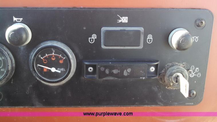 image for item L3003 2007 Ditch Witch XT1600 tool carrier