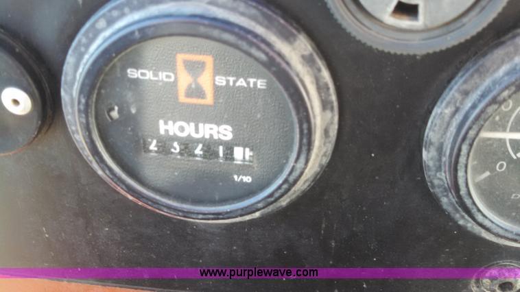 image for item L3003 2007 Ditch Witch XT1600 tool carrier