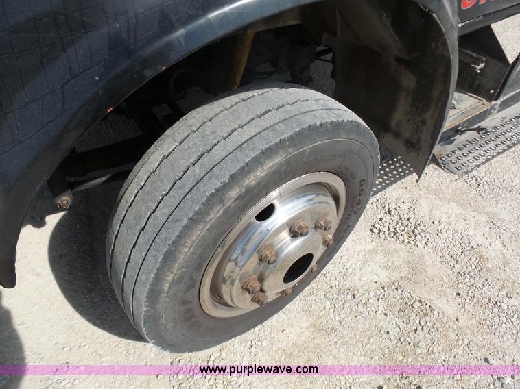 image for item L3016 1998 International 4700 truck chassis