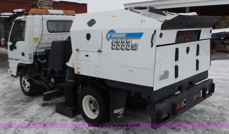 image for item L3923 2006 GMC W3500 sweeper truck