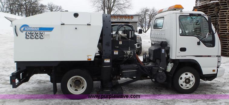 image for item L3923 2006 GMC W3500 sweeper truck
