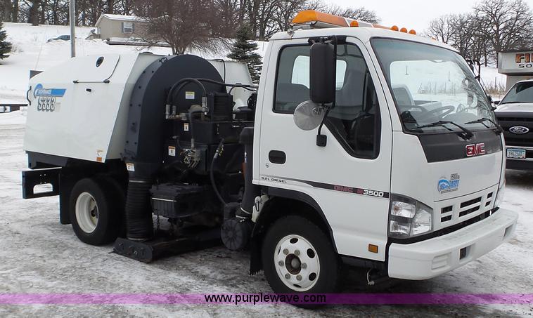 image for item L3923 2006 GMC W3500 sweeper truck